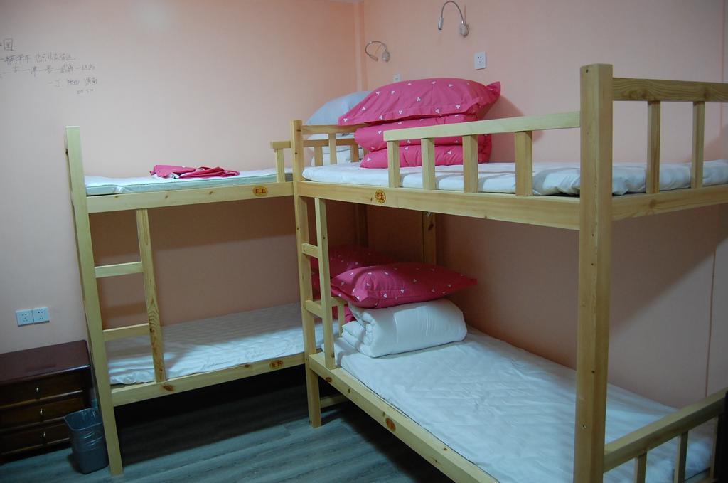 Weihai New Theme International Youth Hostel Room photo